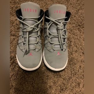 Nike jordan max aura 12 big kid